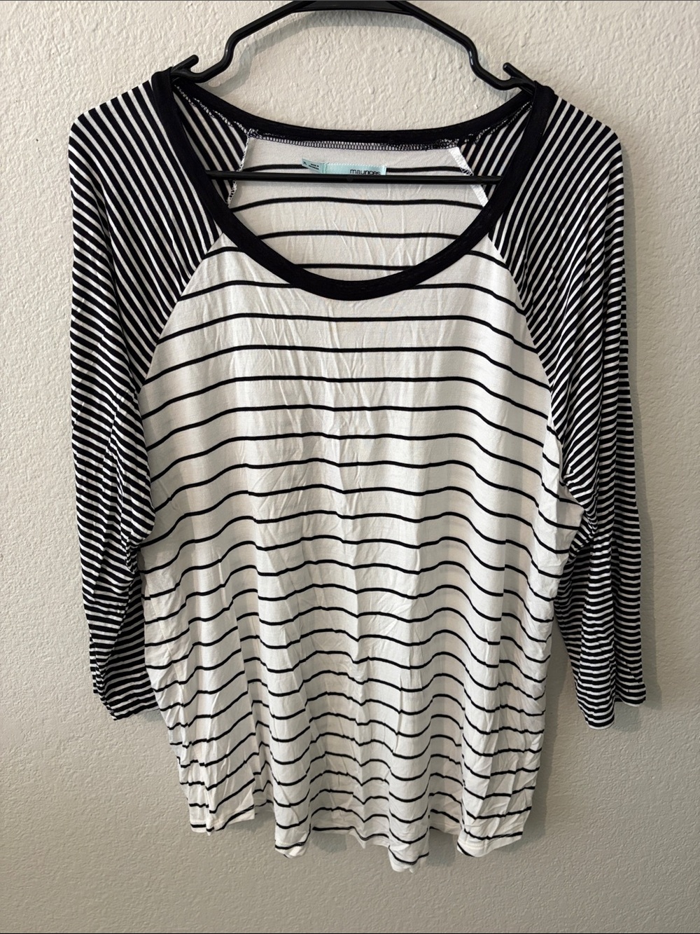 Maurices Black & White Striped Raglan Long Sleeve Tee